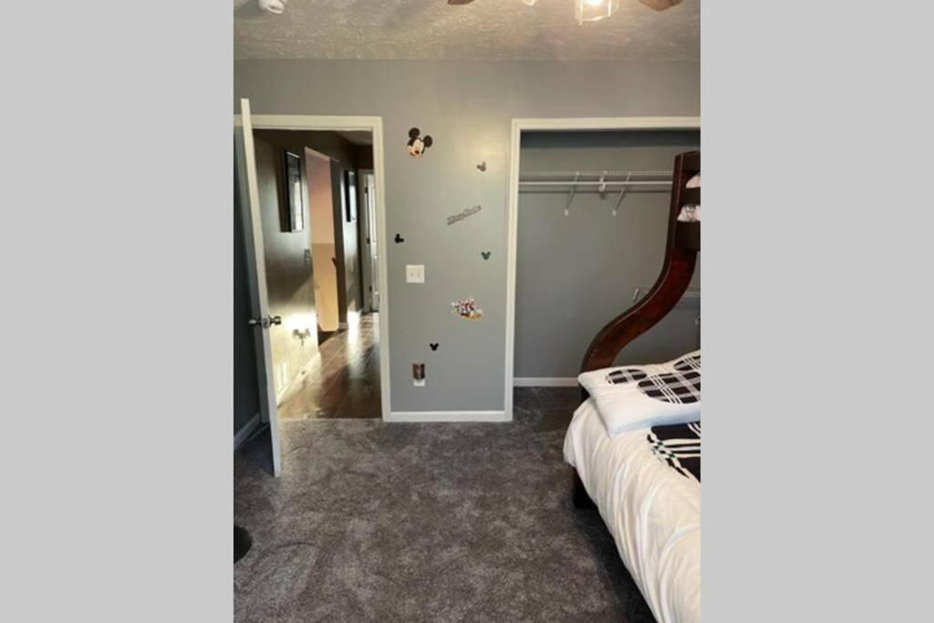 Entire Residential Home -Омаха Екстериор снимка